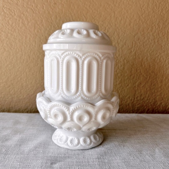 L.E. Smith Moon & Star Fairy Lamp – Milk Glass – Weishar Glass USA - Picture 1 of 10